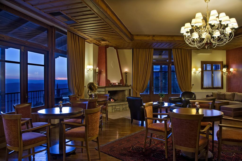 Alpen House Hotel & Suites Arachova Exterior foto