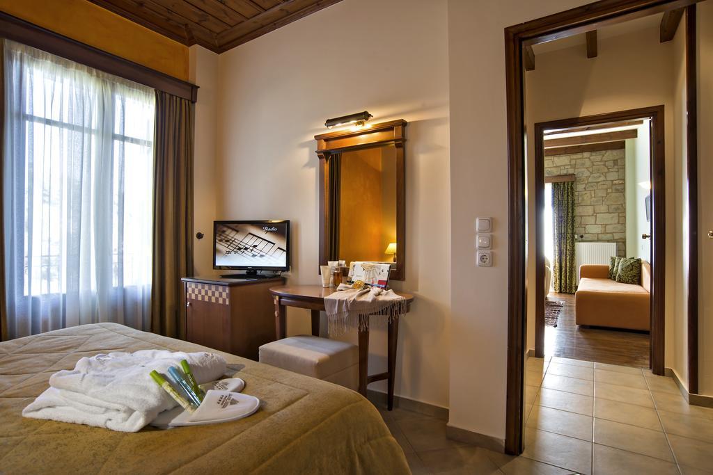 Alpen House Hotel & Suites Arachova Zimmer foto